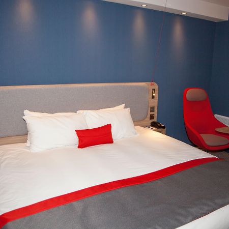 Holiday Inn Express Cardiff Bay By Ihg Exterior foto