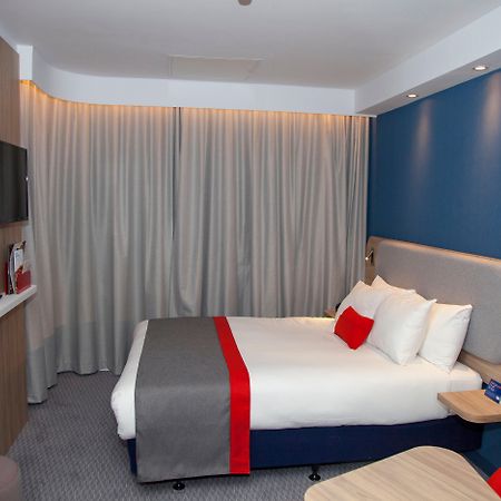 Holiday Inn Express Cardiff Bay By Ihg Exterior foto