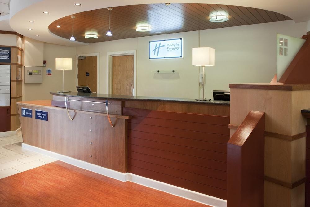 Holiday Inn Express Cardiff Bay By Ihg Exterior foto