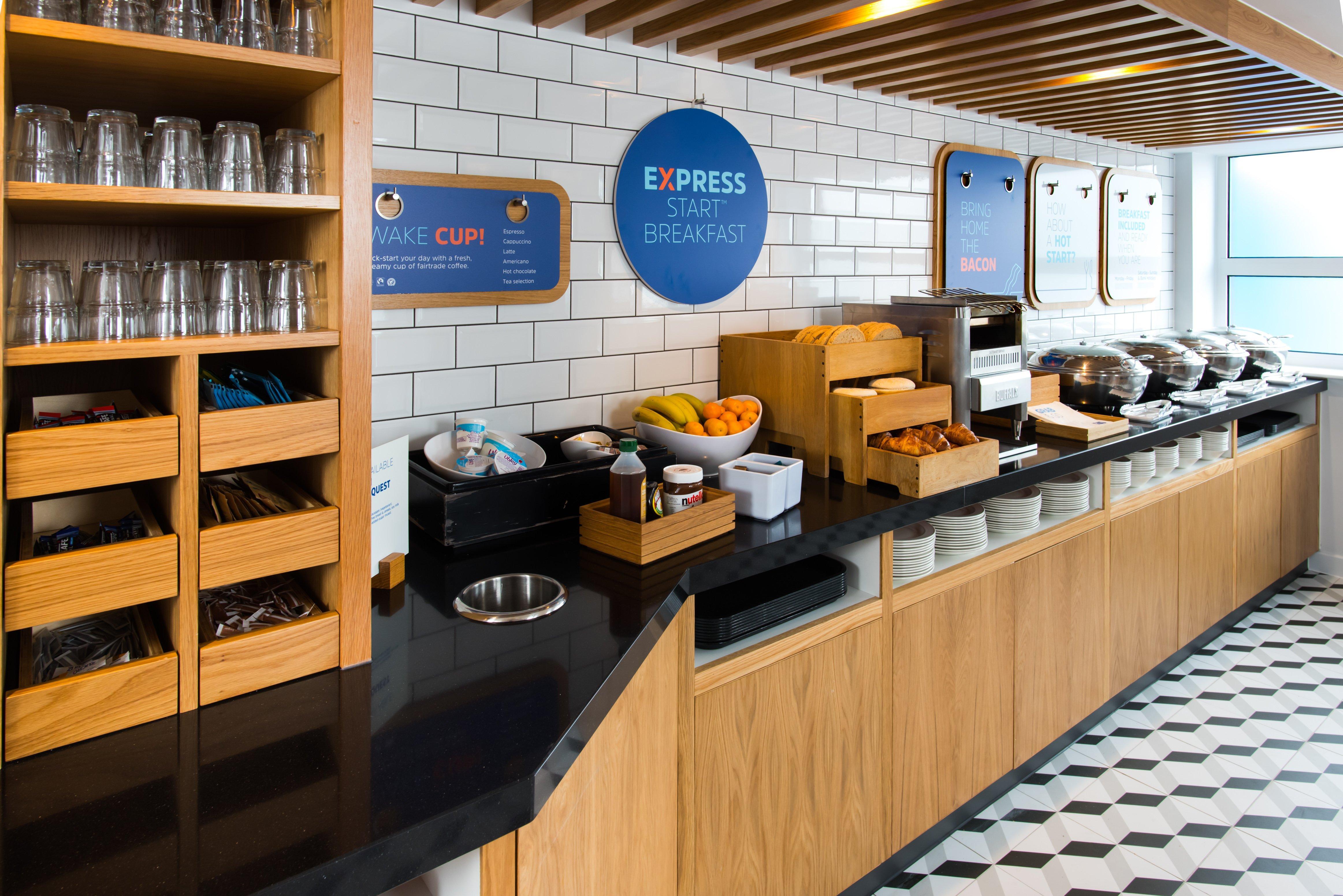 Holiday Inn Express Cardiff Bay By Ihg Exterior foto
