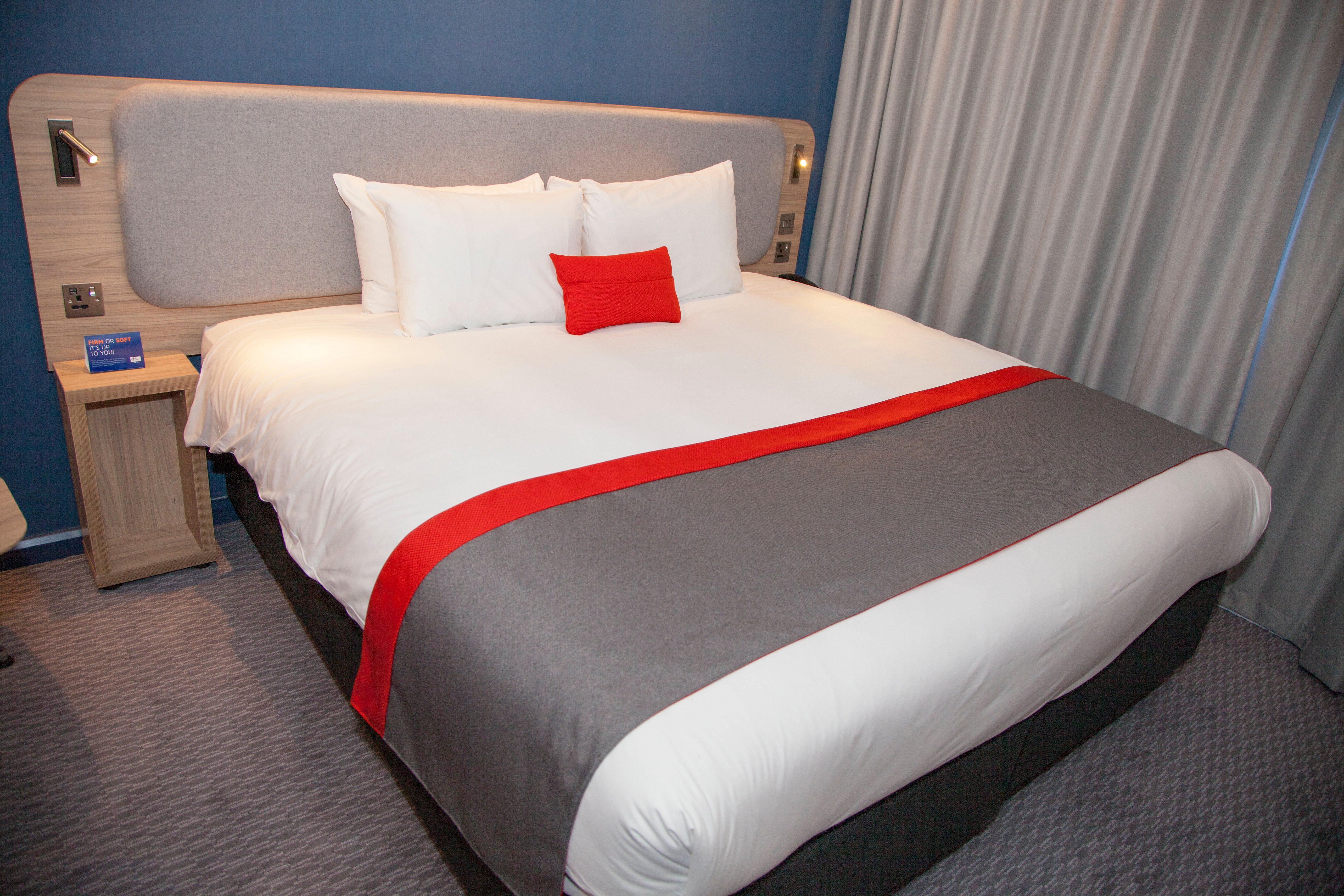 Holiday Inn Express Cardiff Bay By Ihg Exterior foto