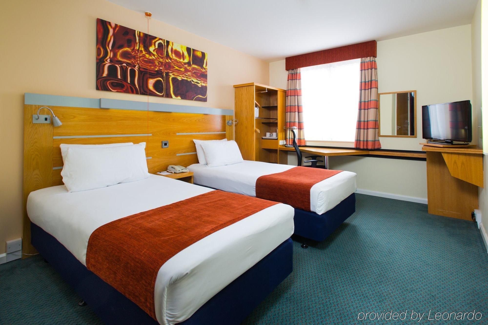 Holiday Inn Express Cardiff Bay By Ihg Exterior foto